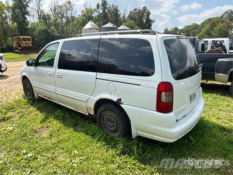 GMC Olds Mobile Silhouette GL Minivan (Inoperable) Automobily