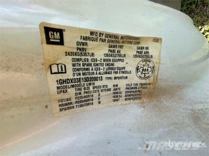 GMC Olds Mobile Silhouette GL Minivan (Inoperable) Automobily