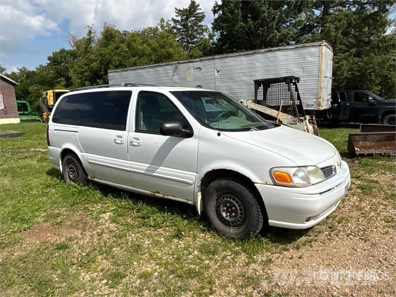 GMC Olds Mobile Silhouette GL Minivan (Inoperable) Automobily