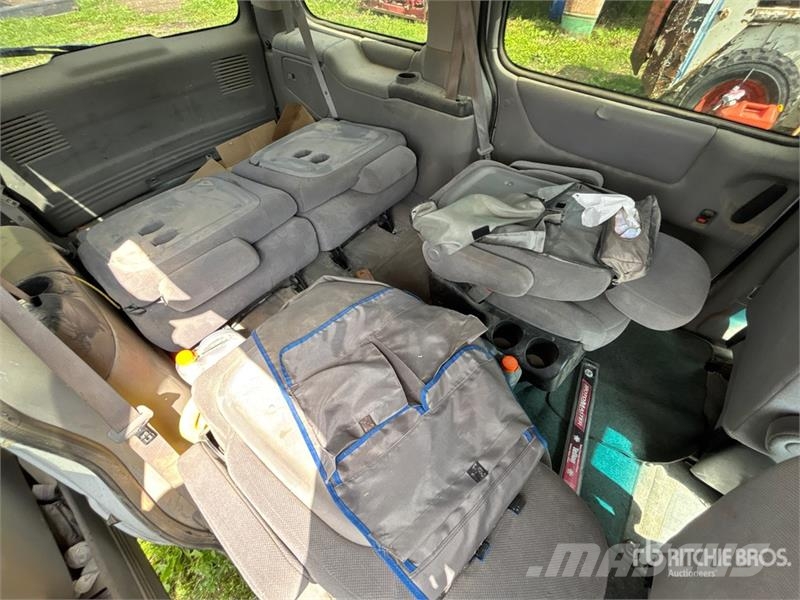 GMC Olds Mobile Silhouette GL Minivan (Inoperable) Automobily