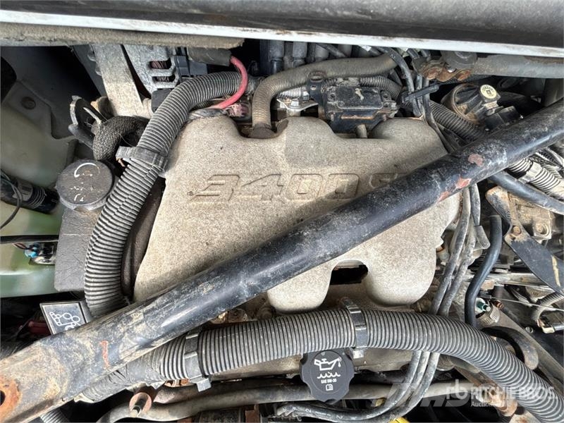 GMC Olds Mobile Silhouette GL Minivan (Inoperable) Automobily