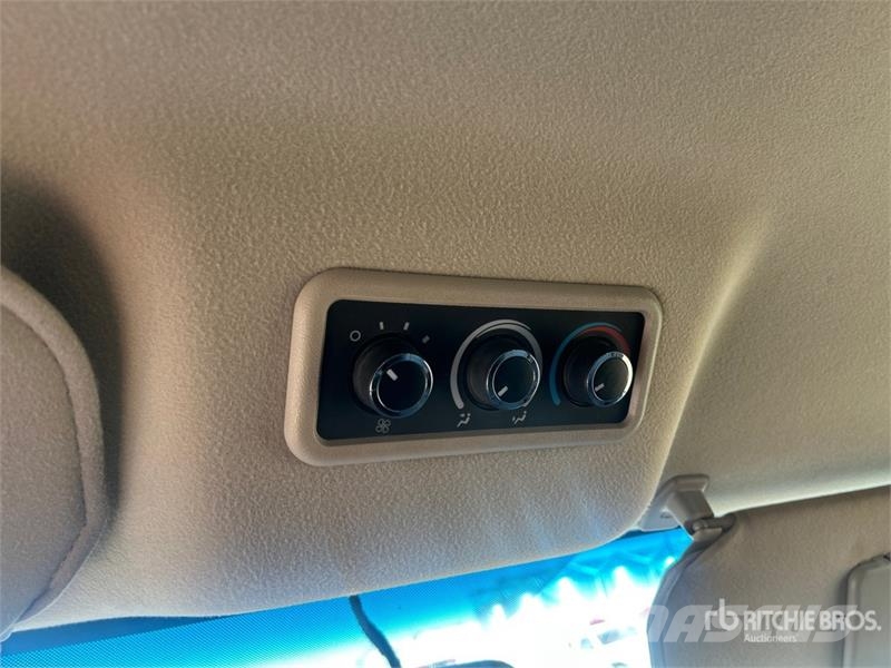 GMC Savana 15 Passenger Van Furgonetas cerradas