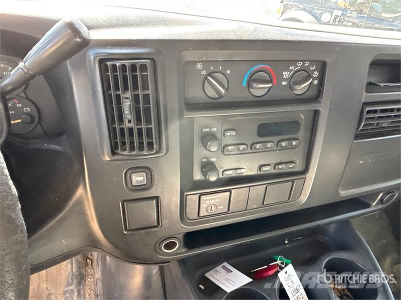 GMC Savana 3500 Sanduk kamioni