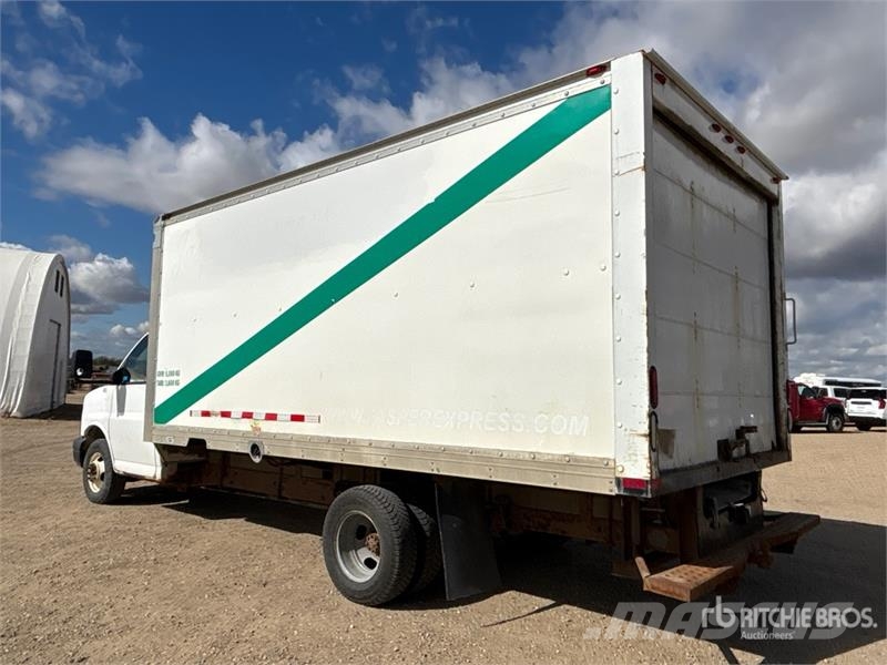 GMC Savana 3500 Sanduk kamioni