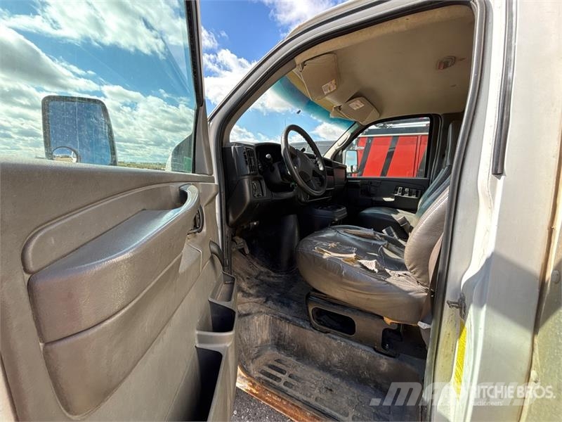 GMC Savana 3500 Sanduk kamioni