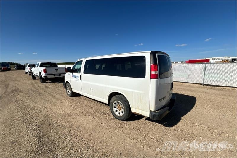 GMC Savana 8 Passenger Van Krovininiai furgonai