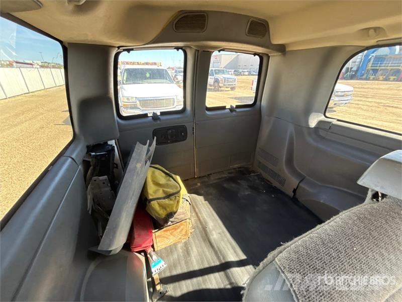 GMC Savana 8 Passenger Van Krovininiai furgonai