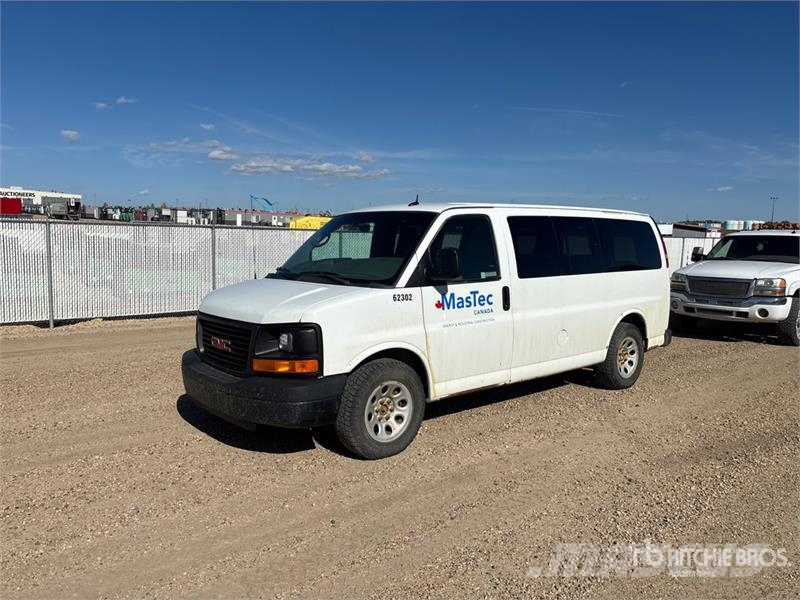 GMC Savana 8 Passenger Van Krovininiai furgonai