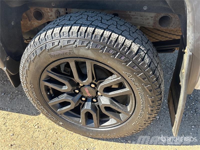 GMC Sierra 1500 Muu
