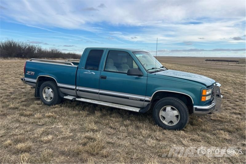 GMC Sierra 1500 기타