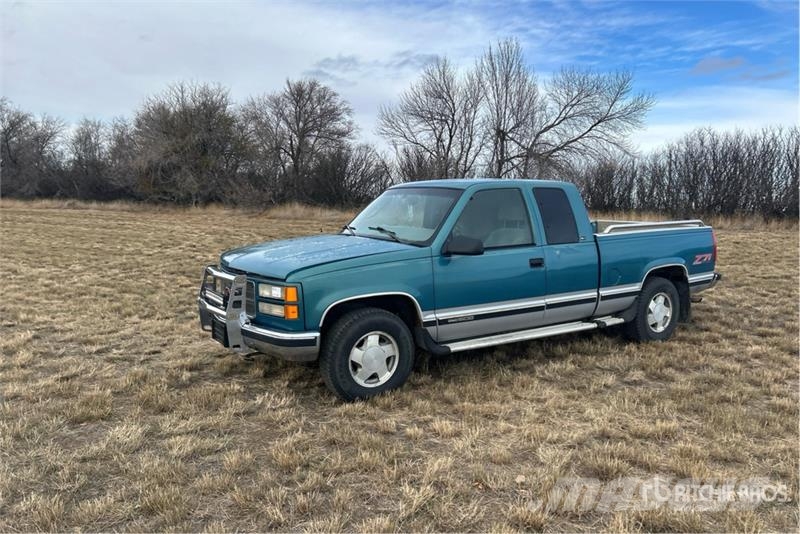 GMC Sierra 1500 기타