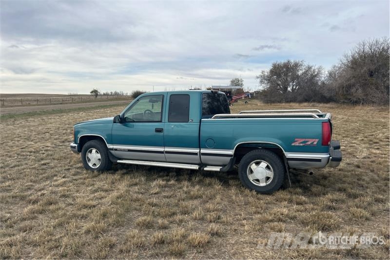 GMC Sierra 1500 기타
