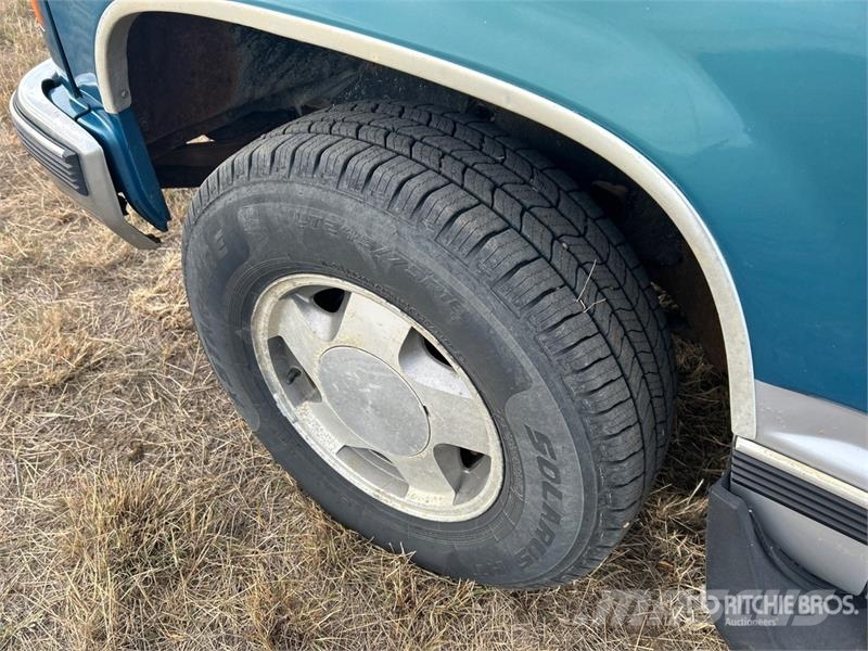 GMC Sierra 1500 기타