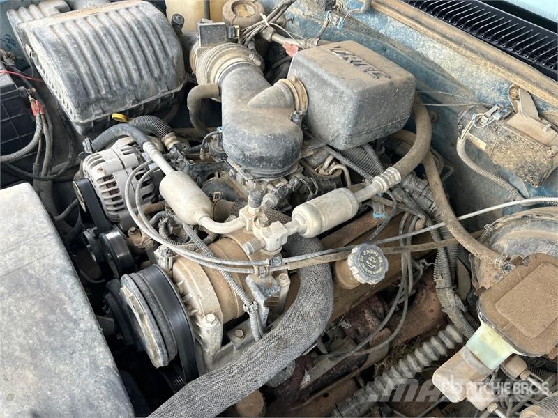 GMC Sierra 1500 기타