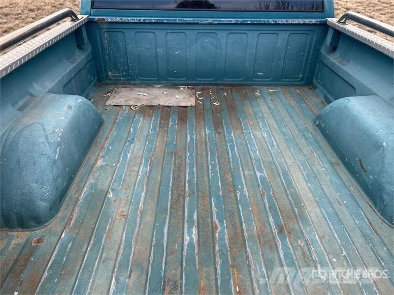 GMC Sierra 1500 기타