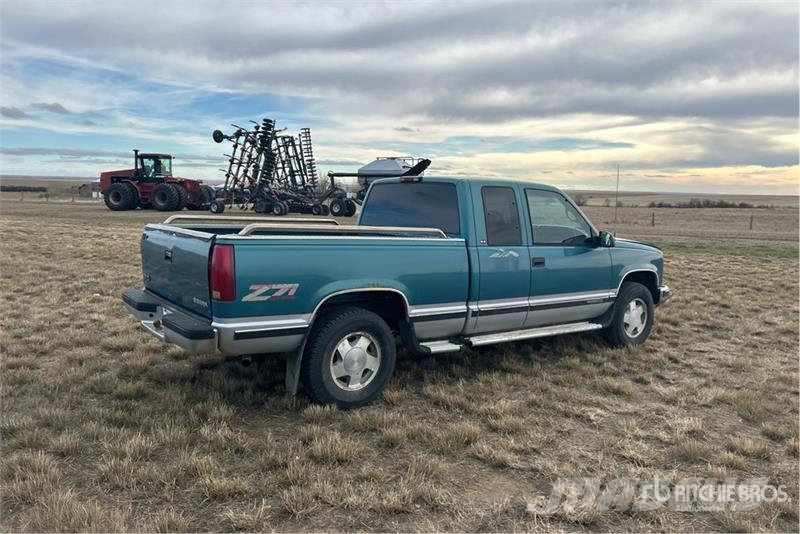 GMC Sierra 1500 기타