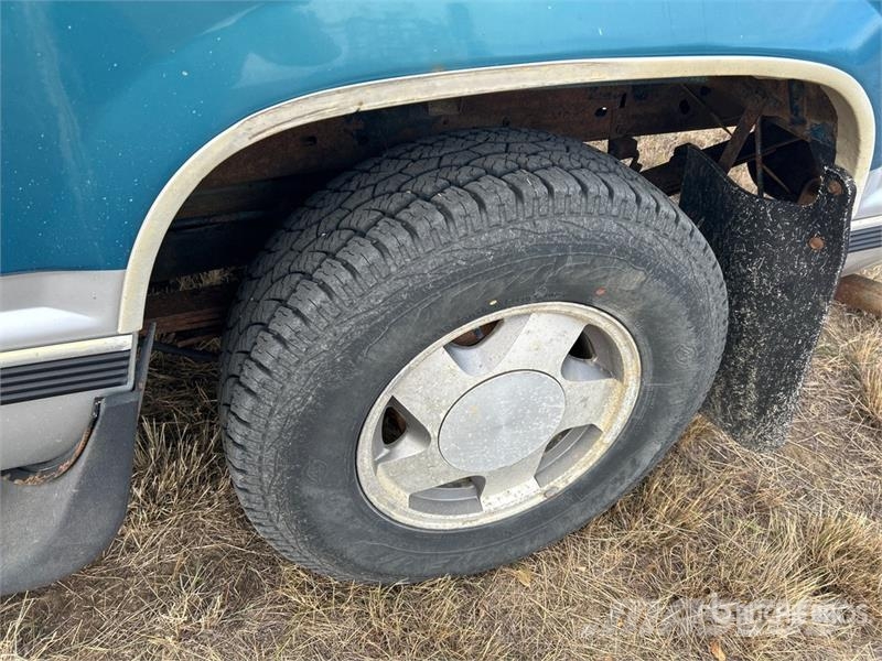 GMC Sierra 1500 기타