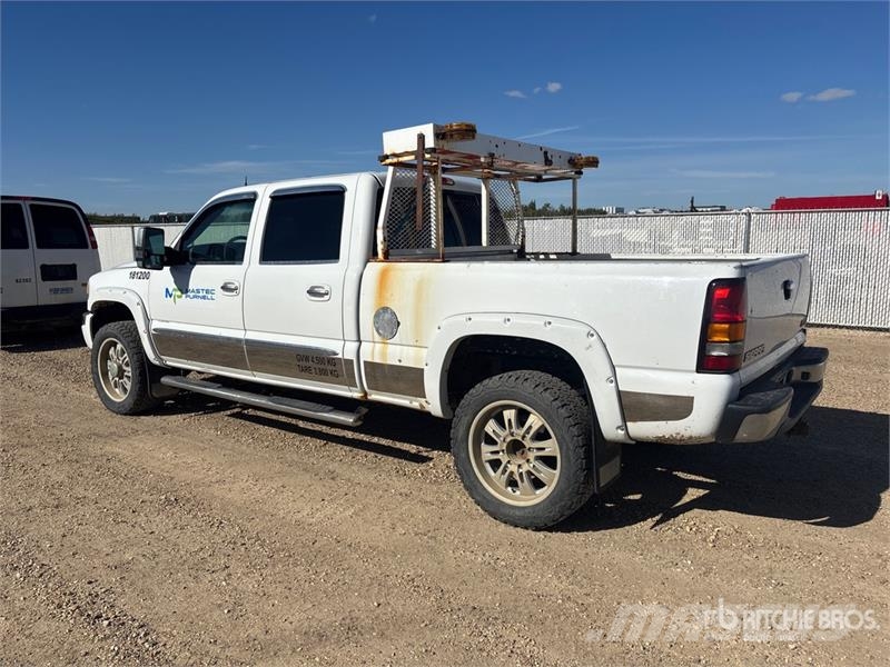 GMC Sierra 1500 HD 4x4 Crew Cab Pickup Kita
