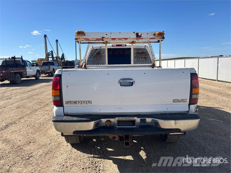 GMC Sierra 1500 HD 4x4 Crew Cab Pickup Kita