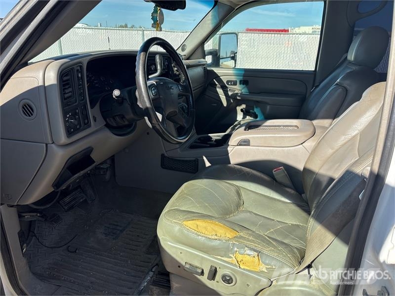 GMC Sierra 1500 HD 4x4 Crew Cab Pickup Kita