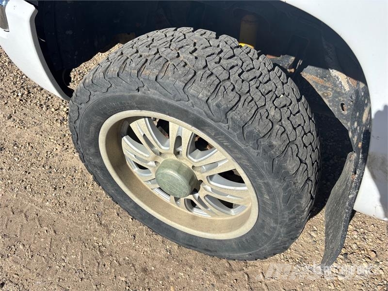GMC Sierra 1500 HD 4x4 Crew Cab Pickup Kita