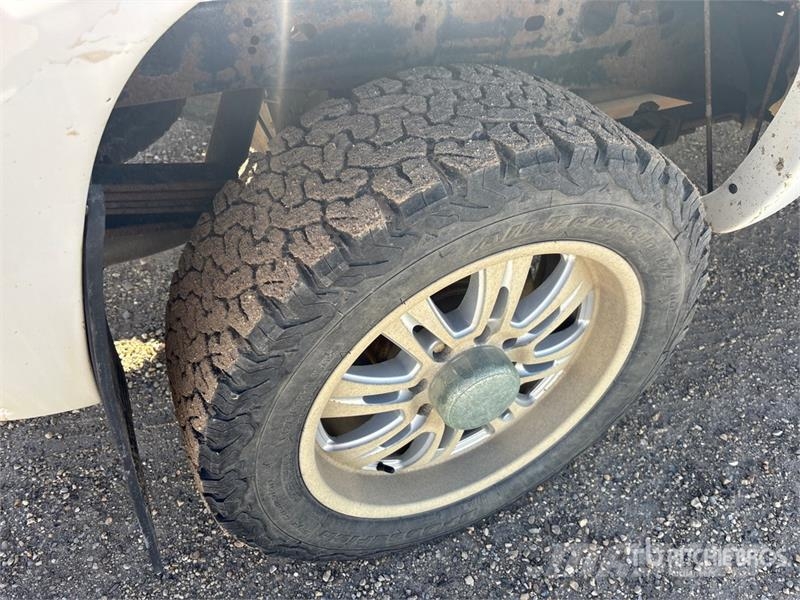 GMC Sierra 1500 HD 4x4 Crew Cab Pickup Kita