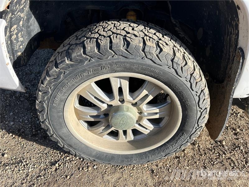 GMC Sierra 1500 HD 4x4 Crew Cab Pickup أخرى