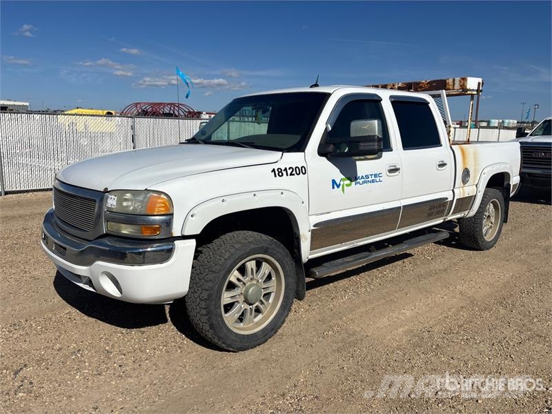 GMC Sierra 1500 HD 4x4 Crew Cab Pickup Kita