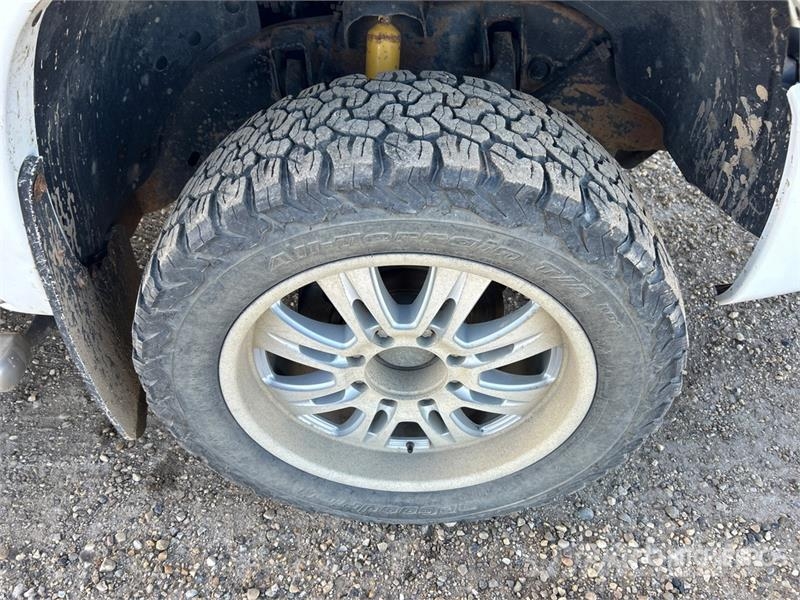 GMC Sierra 1500 HD 4x4 Crew Cab Pickup أخرى