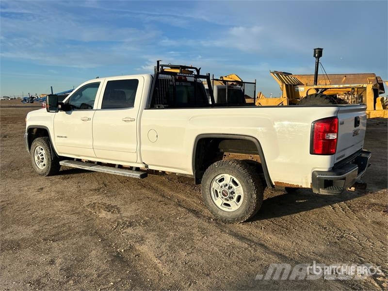 GMC Sierra 2500 Muu