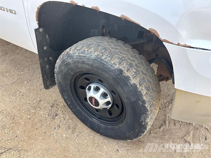 GMC Sierra 2500 أخرى