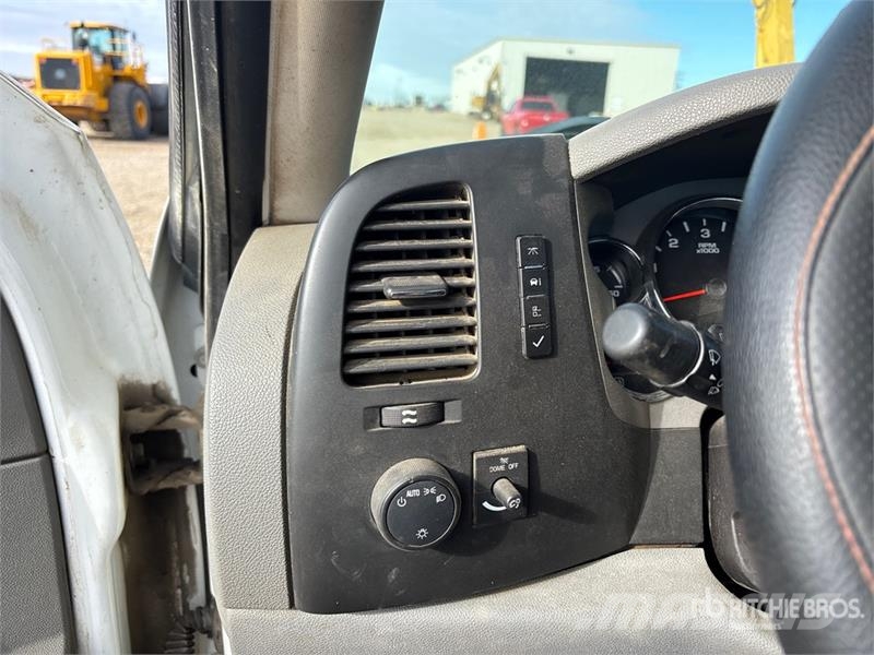 GMC Sierra 2500 أخرى