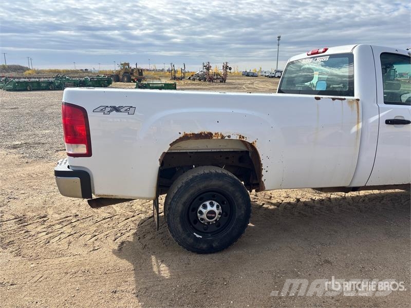 GMC Sierra 2500 أخرى
