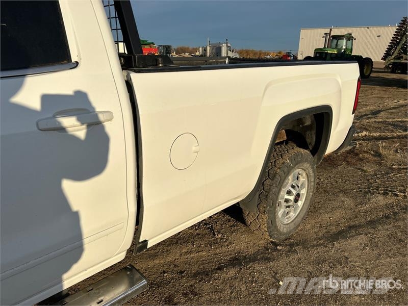 GMC Sierra 2500 Muu