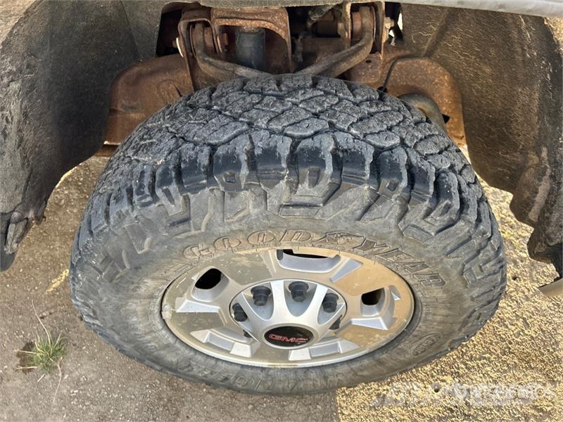 GMC Sierra 2500 Muu