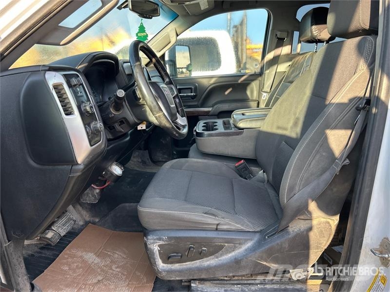 GMC Sierra 2500 Muu