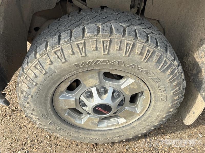 GMC Sierra 2500HD Další