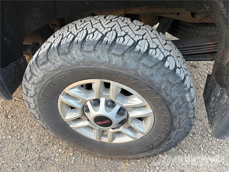GMC Sierra 2500HD Otros