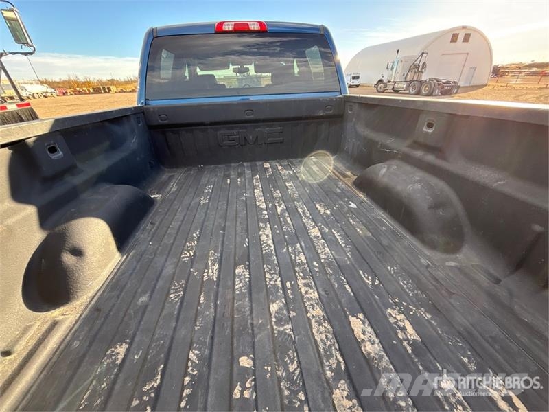 GMC Sierra 2500HD Muu