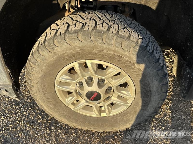 GMC Sierra 2500HD Otros