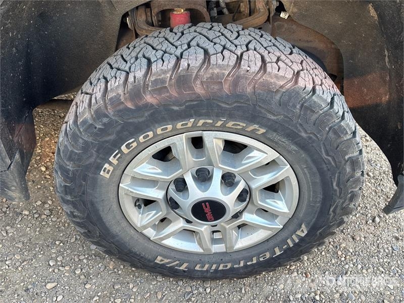 GMC Sierra 2500HD Otros