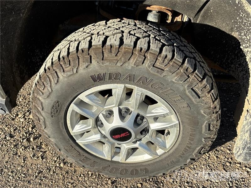 GMC Sierra 2500HD Otros
