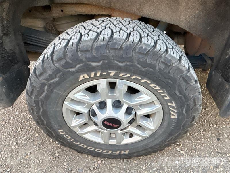 GMC Sierra 2500HD Otros