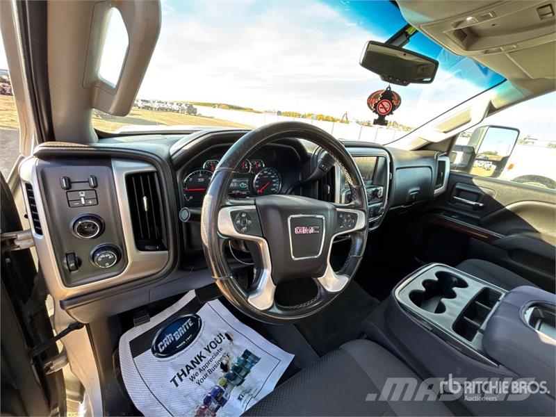 GMC Sierra 2500HD Egyéb