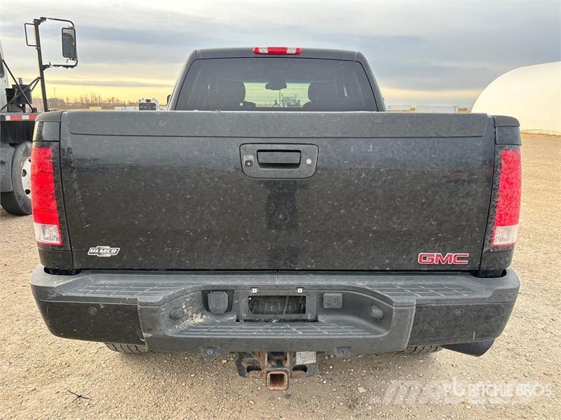 GMC Sierra 2500HD Muu