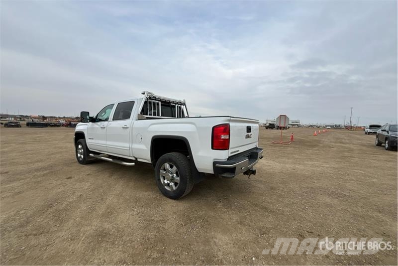 GMC Sierra 2500HD Andere Transporter