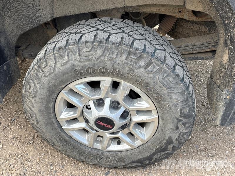 GMC Sierra 2500HD Otros