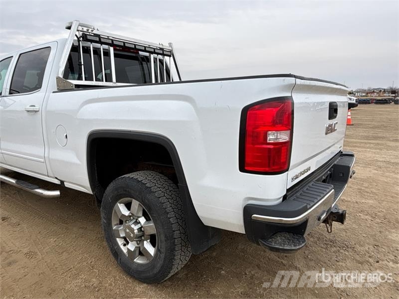 GMC Sierra 2500HD Andere Transporter