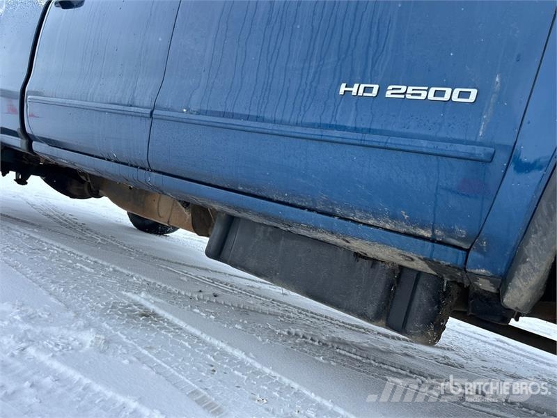 GMC Sierra 2500HD Drugi