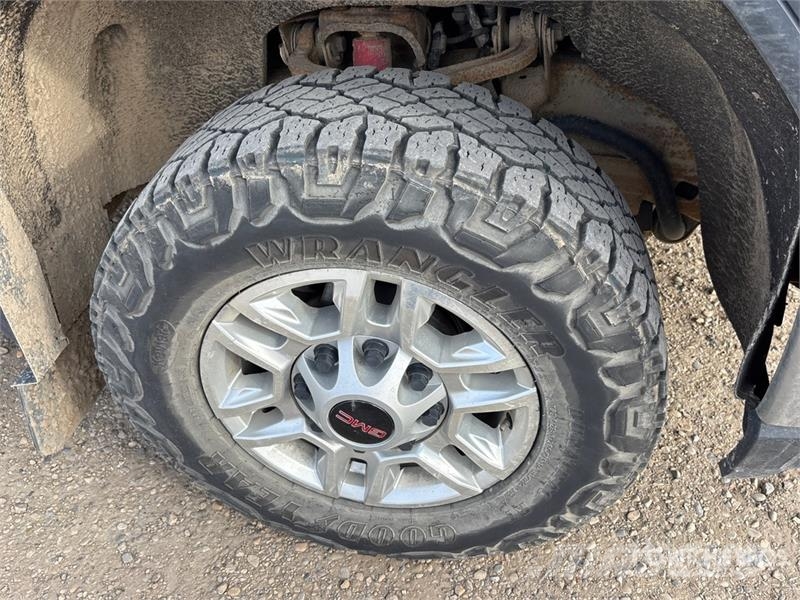 GMC Sierra 2500HD Otros